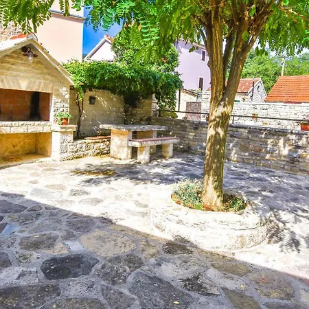 Σπίτι διακοπών House Oak Tree Medvida